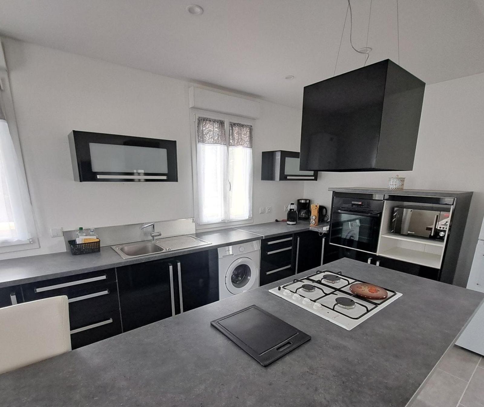 Villa Au Clair Matin Sur L'Yeres à Sept-Meules Extérieur photo