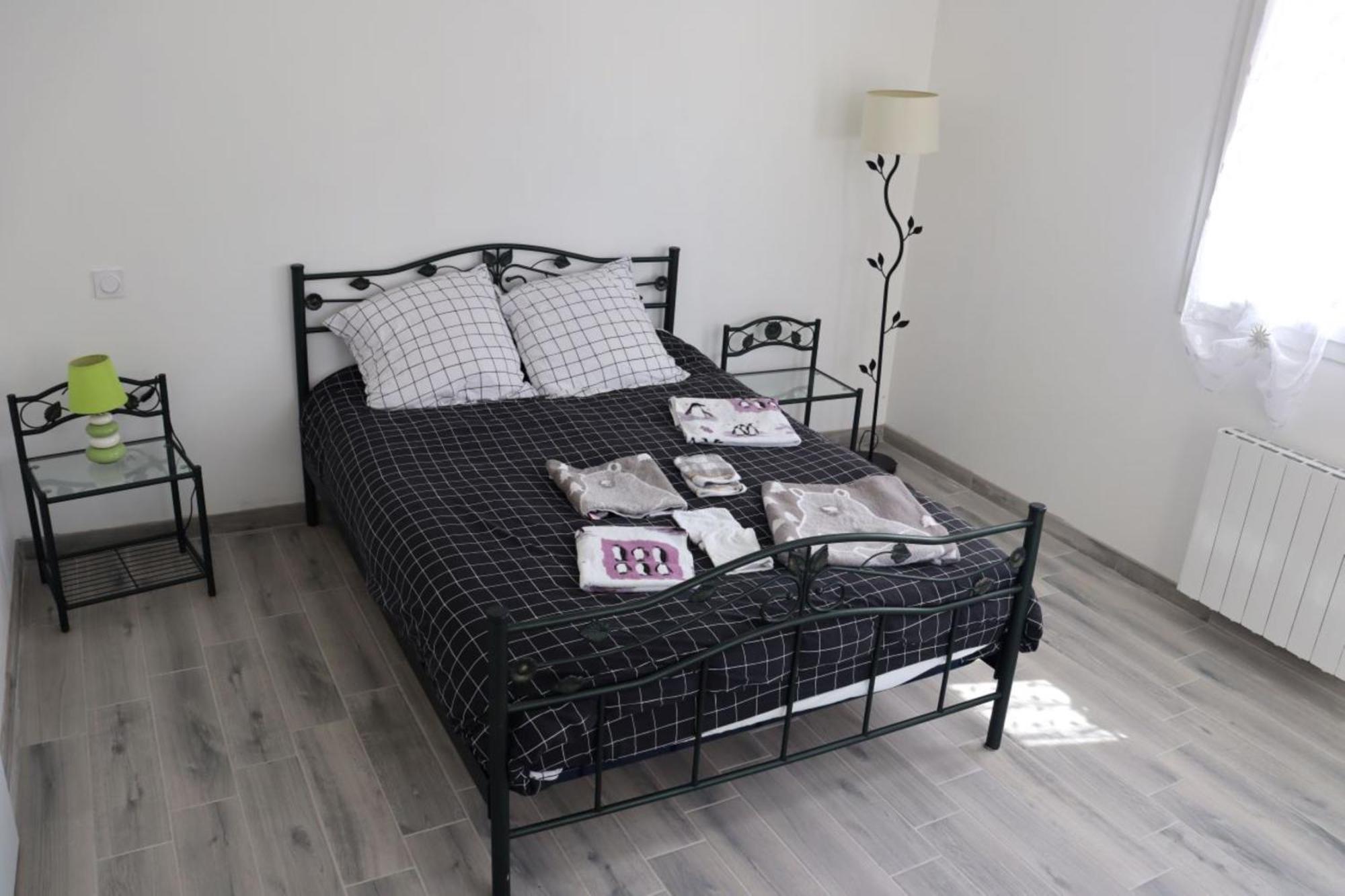 Villa Au Clair Matin Sur L'Yeres à Sept-Meules Extérieur photo